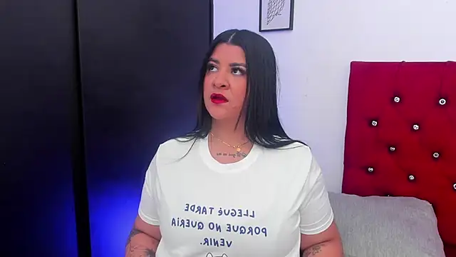 Snapshot of Katty_West chatting on June 2, 2026, 7:03 pm Katty West online show from June 2, 2026, 7:03 pm
