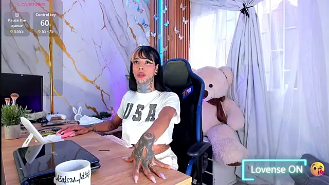 Snapshot of Dafne_kee chatting on June 26, 2026, 2:45 pm Dafne kee online show from June 26, 2026, 2:45 pm