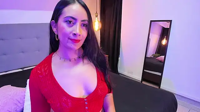 AmaraValenti online show from May 8, 2026, 1:42 am