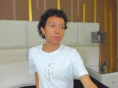 NobaCortez online show from April 14, 2026, 3:11 am