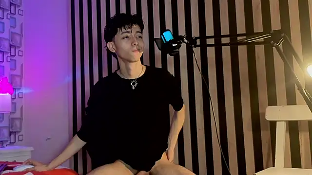 Snapshot of Twink_Sebas7 chatting on May 30, 2026, 12:22 pm Twink Sebas7 online show from May 30, 2026, 12:22 pm
