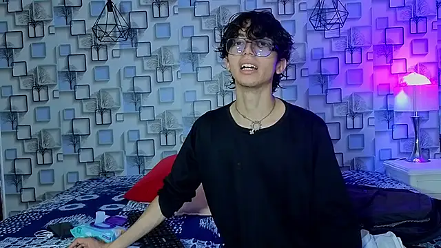 Snapshot of Twink_Sebas7 chatting on May 19, 2026, 12:12 pm Twink Sebas7 online show from May 19, 2026, 12:12 pm