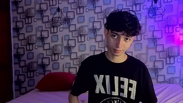 Snapshot of Twink_Sebas7 chatting on June 14, 2026, 12:06 pm Twink Sebas7 online show from June 14, 2026, 12:06 pm