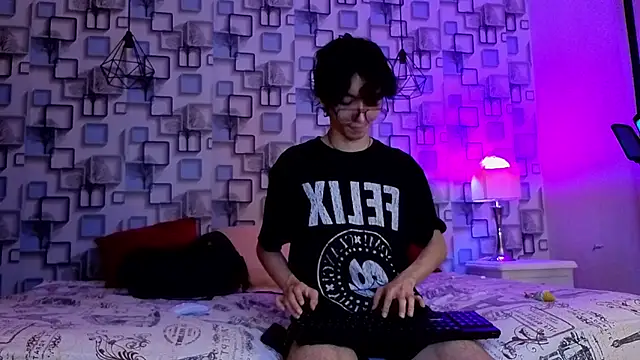 Snapshot of Twink_Sebas7 chatting on May 24, 2026, 12:16 pm Twink Sebas7 online show from May 24, 2026, 12:16 pm