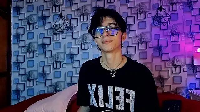 Snapshot of Twink_Sebas7 chatting on May 12, 2026, 12:22 pm Twink Sebas7 online show from May 12, 2026, 12:22 pm
