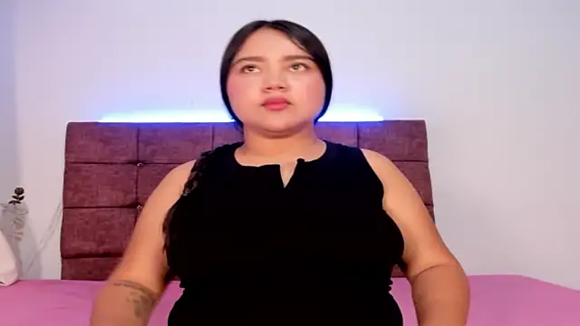 Hot LatinaX online show from April 15, 2026, 10:43 am