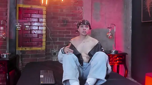 Snapshot of MissaelRossi chatting on April 10, 2026, 8:38 pm MissaelRossi online show from April 10, 2026, 8:38 pm