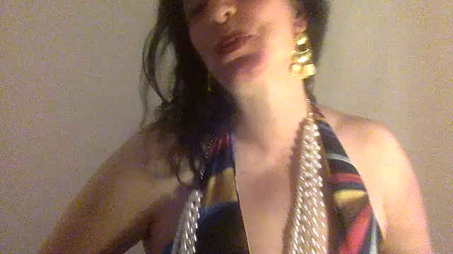 Snapshot of Lizzaa80 chatting on May 10, 2026, 11:06 pm Lizzaa80 online show from May 10, 2026, 11:06 pm