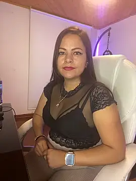 MIA ROSSEEE online show from April 20, 2026, 3:24 pm