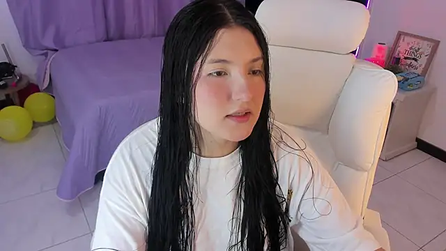 Snapshot of Celestee_21 chatting on July 1, 2026, 9:15 pm Celestee 21 online show from July 1, 2026, 9:15 pm