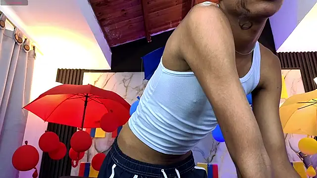Snapshot of triiangel_latinboy chatting on July 9, 2026, 12:37 pm triiangel latinboy online show from July 9, 2026, 12:37 pm
