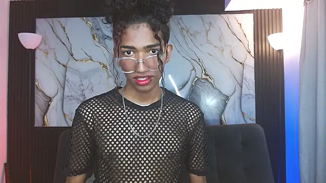 Snapshot of triiangel_latinboy chatting on April 14, 2026, 12:48 am triiangel latinboy online show from April 14, 2026, 12:48 am