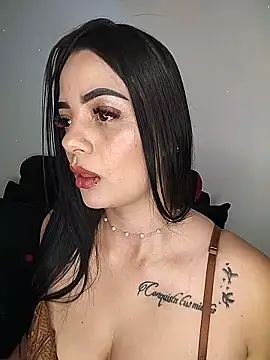 Snapshot of Luna_scarllet8 chatting on June 2, 2026, 12:10 am Luna scarllet8 online show from June 2, 2026, 12:10 am