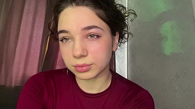 Angeliheee online show from April 17, 2026, 1:36 pm