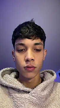 Snapshot of RoughDiamond_ chatting on April 15, 2026, 11:49 pm RoughDiamond online show from April 15, 2026, 11:49 pm