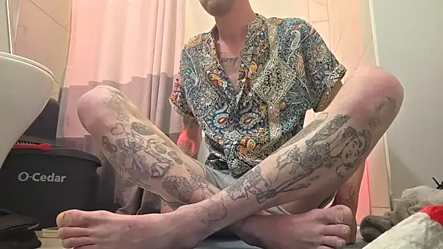 rawanduncut4u online show from April 14, 2026, 3:39 pm