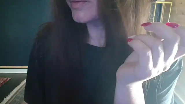 NicoleLove  online show from June 3, 2026, 5:41 am