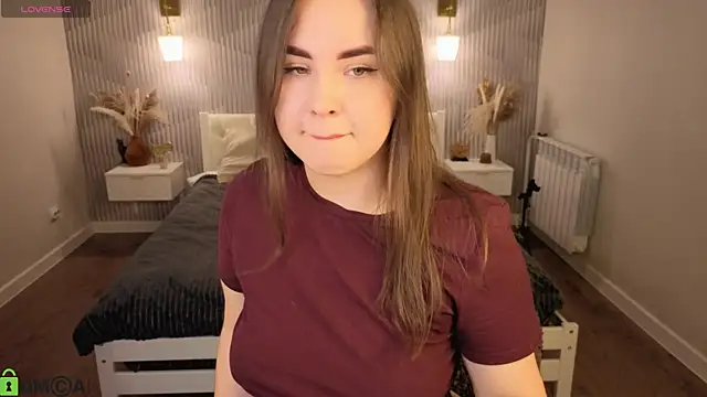 Nelie Evans online show from June 5, 2026, 1:10 am