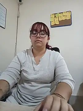 AliceScoot  online show from June 3, 2026, 6:12 pm