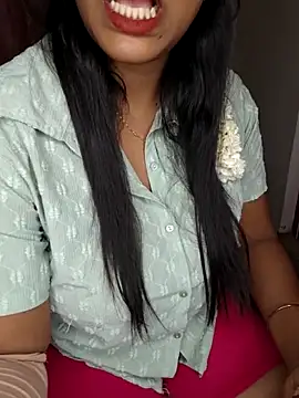Snapshot of Tamilmoon006 chatting on July 2, 2026, 12:44 pm Tamilmoon006 online show from July 2, 2026, 12:44 pm