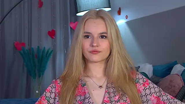 LeaLamour online show from April 17, 2026, 6:16 am