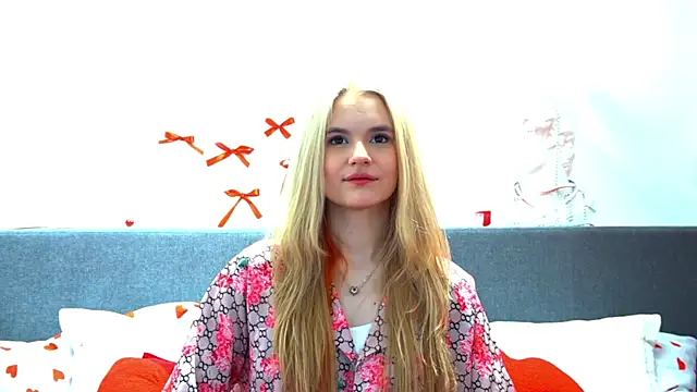 LeaLamour online show from April 13, 2026, 6:39 am