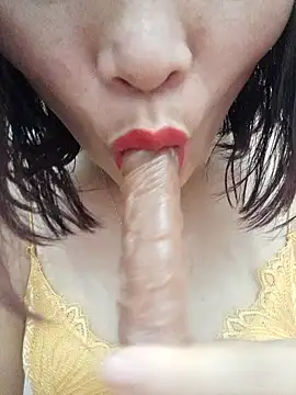 Snapshot of 2_banana chatting on July 9, 2026, 1:43 pm 2 banana online show from July 9, 2026, 1:43 pm
