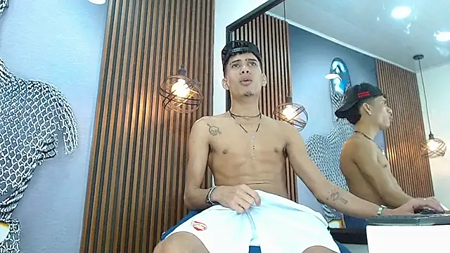 Snapshot of Skinny_cute_Alyer chatting on April 28, 2026, 2:27 am Skinny cute Alyer online show from April 28, 2026, 2:27 am