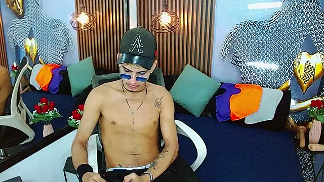 Snapshot of Skinny_cute_Alyer chatting on May 31, 2026, 2:17 am Skinny cute Alyer online show from May 31, 2026, 2:17 am