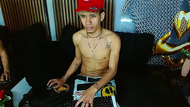 Snapshot of Skinny_cute_Alyer chatting on July 12, 2026, 2:18 pm Skinny cute Alyer online show from July 12, 2026, 2:18 pm