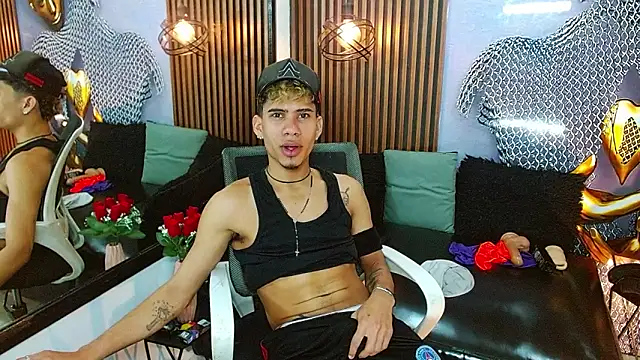 Snapshot of Skinny_cute_Alyer chatting on June 10, 2026, 2:24 am Skinny cute Alyer online show from June 10, 2026, 2:24 am