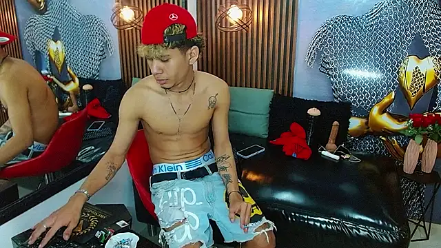 Snapshot of Skinny_cute_Alyer chatting on July 12, 2026, 2:12 am Skinny cute Alyer online show from July 12, 2026, 2:12 am