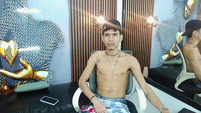Snapshot of Skinny_cute_Alyer chatting on May 6, 2026, 2:04 am Skinny cute Alyer online show from May 6, 2026, 2:04 am