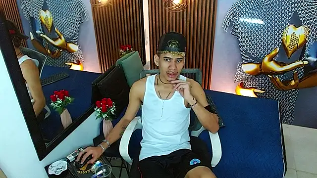 Snapshot of Skinny_cute_Alyer chatting on May 26, 2026, 2:09 am Skinny cute Alyer online show from May 26, 2026, 2:09 am