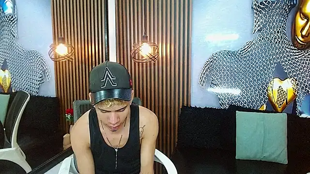 Snapshot of Skinny_cute_Alyer chatting on June 5, 2026, 2:27 am Skinny cute Alyer online show from June 5, 2026, 2:27 am