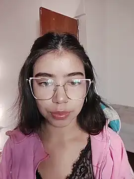 Iam eli09 online show from April 13, 2026, 10:58 pm