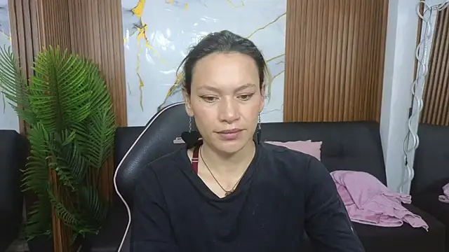 Snapshot of alonddra_tay chatting on June 8, 2026, 11:33 am alonddra tay online show from June 8, 2026, 11:33 am