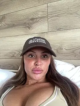 Selenaox online show from June 19, 2026, 11:49 am