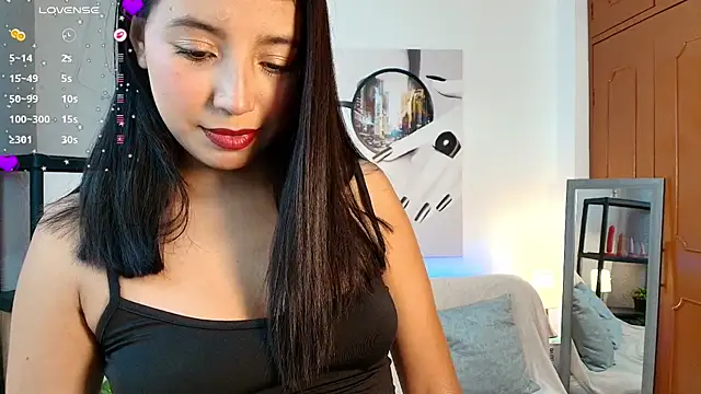 Snapshot of Luna_Ferrer10 chatting on July 18, 2026, 4:37 pm Luna Ferrer10 online show from July 18, 2026, 4:37 pm