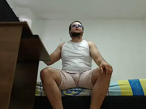 Masterboy00 online show from April 17, 2026, 1:58 pm