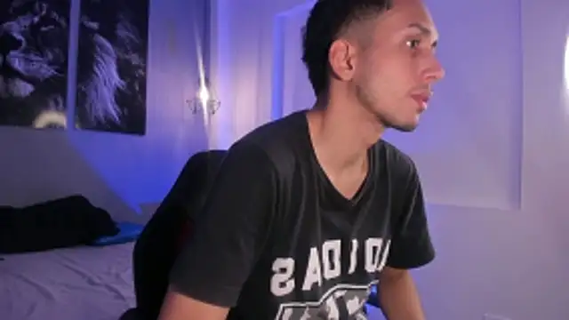 Snapshot of Zack_isback chatting on April 10, 2026, 7:54 pm Zack isback online show from April 10, 2026, 7:54 pm