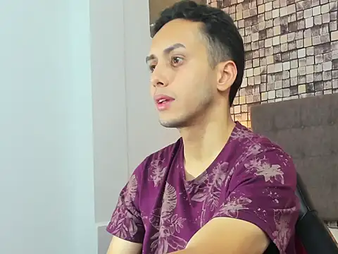 Snapshot of Zack_isback chatting on April 15, 2026, 7:18 pm Zack isback online show from April 15, 2026, 7:18 pm