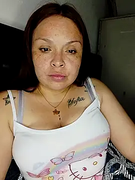 Snapshot of Lina19_93 chatting on April 14, 2026, 2:16 am Lina19 93 online show from April 14, 2026, 2:16 am