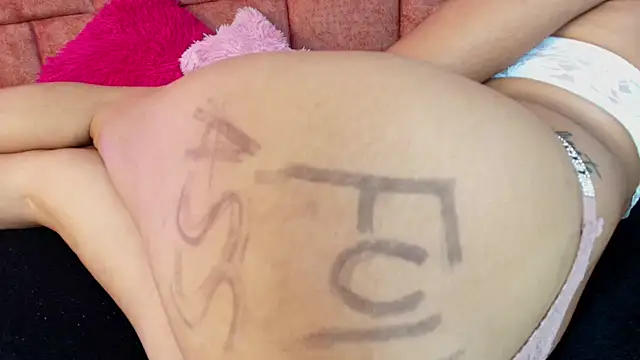 Snapshot of Mia_Nasty_Dirty chatting on April 12, 2026, 8:23 pm Mia Nasty Dirty online show from April 12, 2026, 8:23 pm