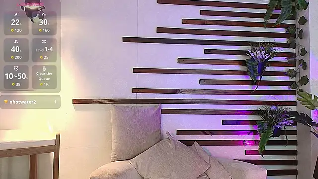 Aria velvet  online show from April 11, 2026, 8:56 pm