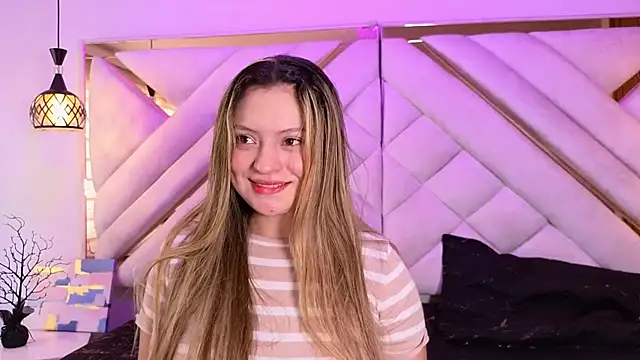 Snapshot of giigii_hadidd chatting on April 10, 2026, 5:53 pm giigii hadidd online show from April 10, 2026, 5:53 pm