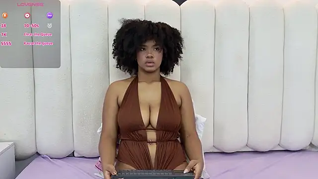 Snapshot of ela_ebony_ chatting on June 5, 2026, 12:11 pm ela ebony online show from June 5, 2026, 12:11 pm