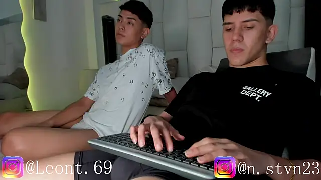 Snapshot of Poison_Boys chatting on April 15, 2026, 4:00 pm Poison Boys online show from April 15, 2026, 4:00 pm