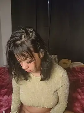 NefertitiXO online show from April 17, 2026, 11:35 am