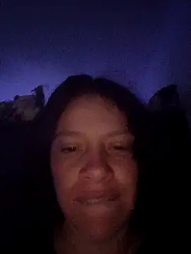 angelplu online show from April 17, 2026, 8:11 pm